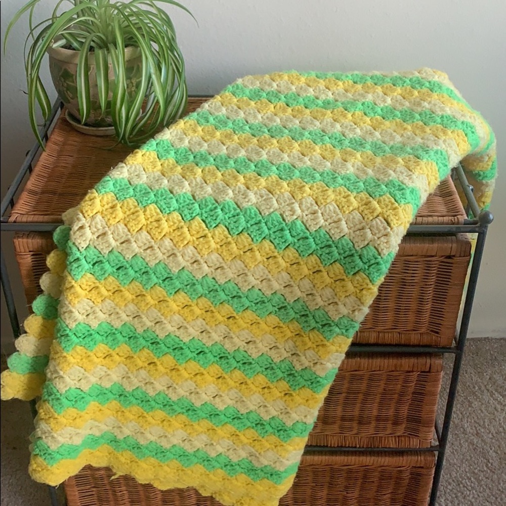 Vintage crochet Afghan blanket yellow and lime green